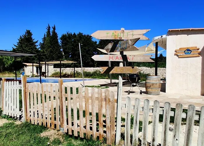 Apartamento Cosy Avec Terrasse Sur La Colline Boisee, Parking Prive, Jardin, Calme, Climatisation, 10 Mn Pont Du Gard Num7 *